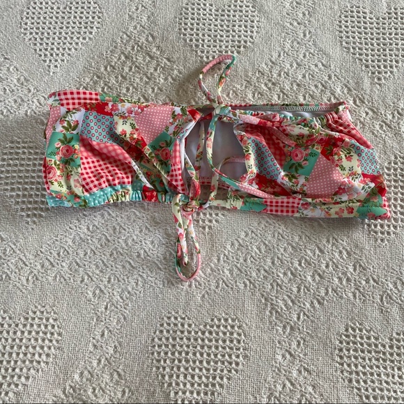 🍓Shein Bikini Top (M) - Picture 1 of 2